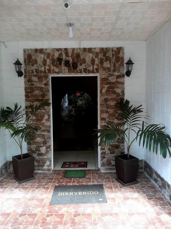 Hotel Backpacker Kitara House à Tarapoto Extérieur photo